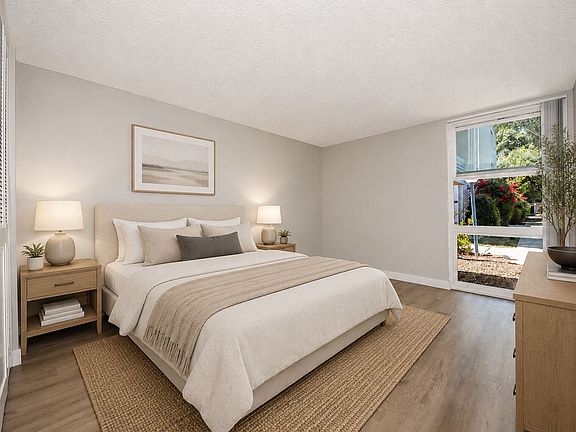 4th image of 5953 Riverside Blvd #203