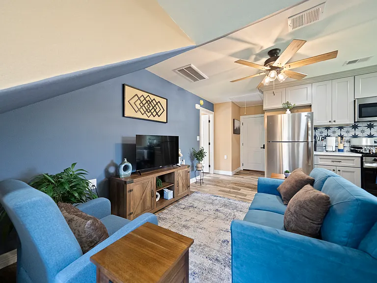 8123 Holiday Ln #B — Photo 8