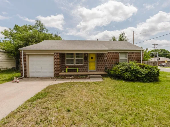 820 S Royal Rd, Wichita, KS 67207
