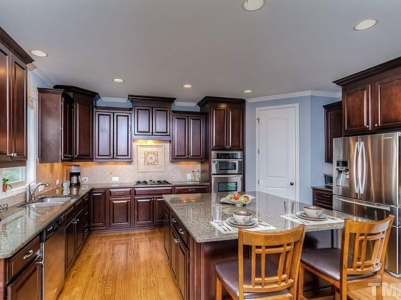 5th image of 125 Harvestwood Dr