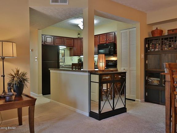 Open Kitchen Design with Bar