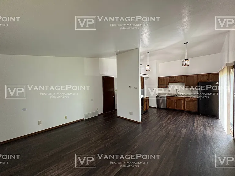 810 Broadway St — Photo 10