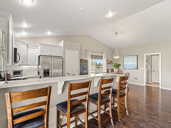4th image of 604 Palouse Ct