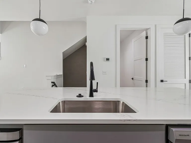 1218 E Kay St #14 — Photo 20