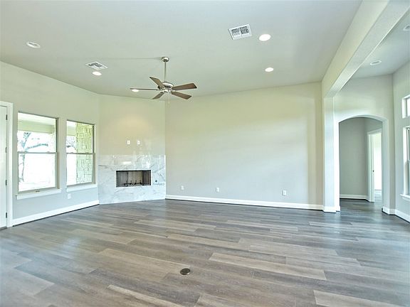 5th image of 140 Broadgreen Trl