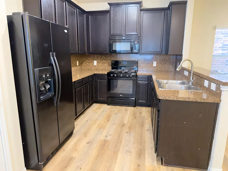 17035 Amarose Dr — Photo 16