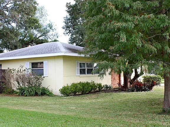 2nd image of 1499 Hunt Ln