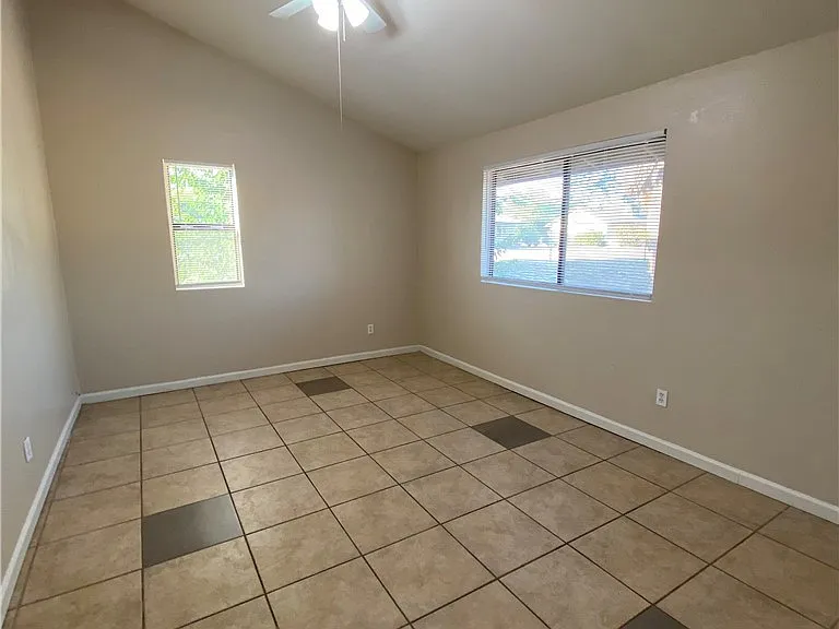18746 Rock Springs Rd — Photo 12