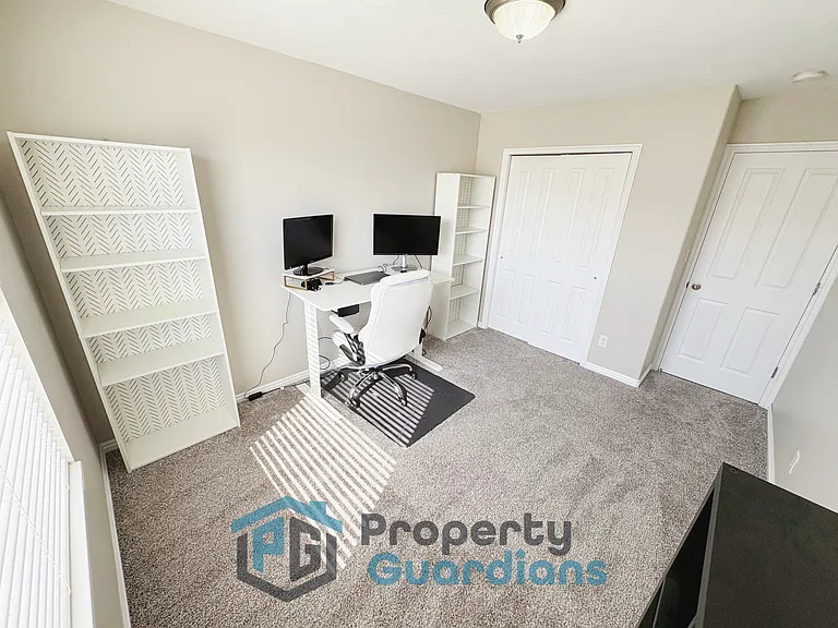 1877 N Bountiful Way — Photo 9