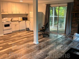 2325B 15th St NE, Hickory, NC 28601