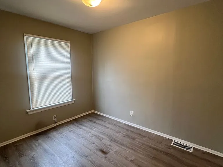 7202 S Marshfield Ave — Photo 28