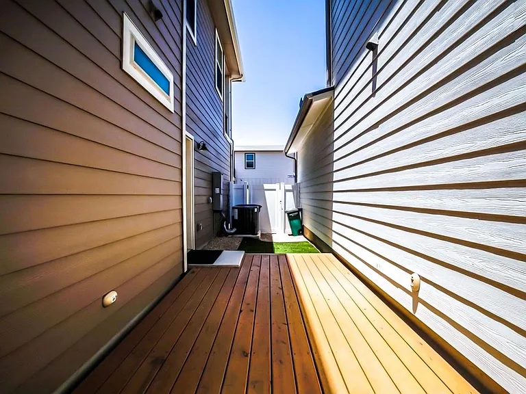 8306 Mandela Bnd — Photo 11