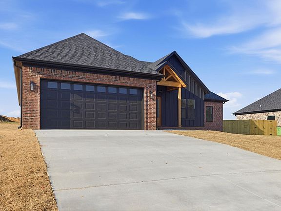3rd image of 211 Michelle Dr