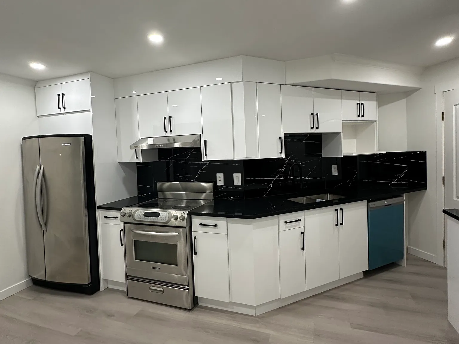 2 bed, $2,000 — Photo 4