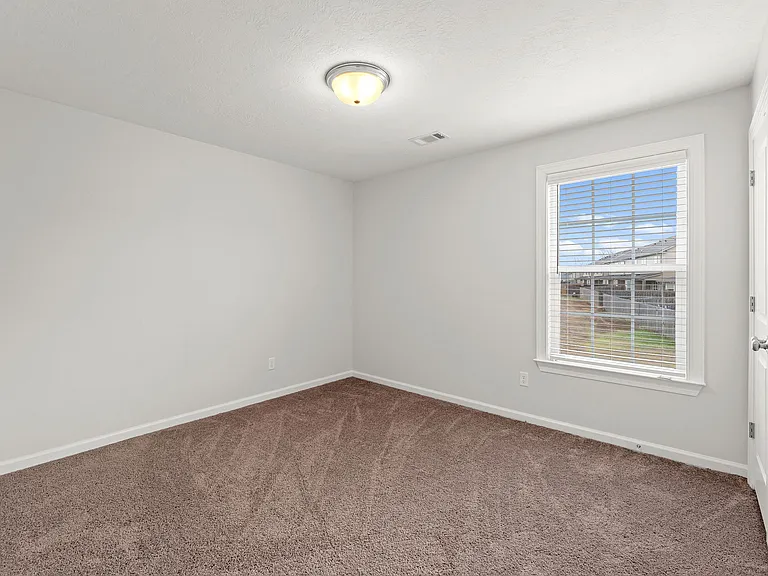 597 Vinings Dr — Photo 20