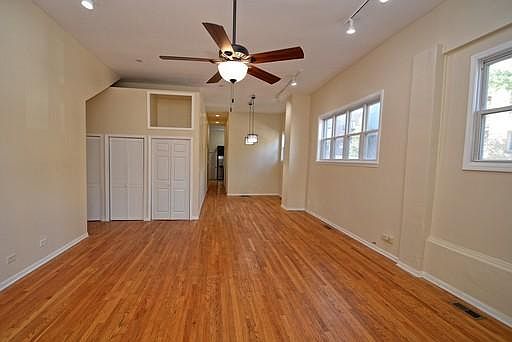 5th image of 1847 W Melrose St #1FRONT