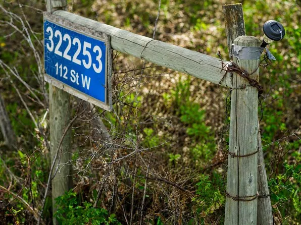 322253 112th St W, Foothills County, AB T1S 5H9