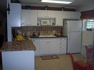 3rd image of 121 Antoinette Dr