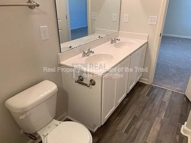 3901 Vershire Ave — Photo 13