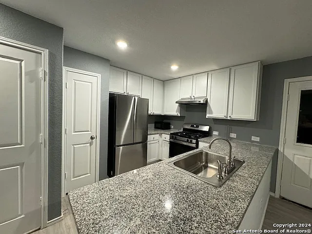 7010 Solar Rdg — Photo 9