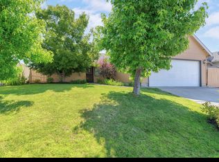 1345 Hawk Dr, Central Pt, OR 97502