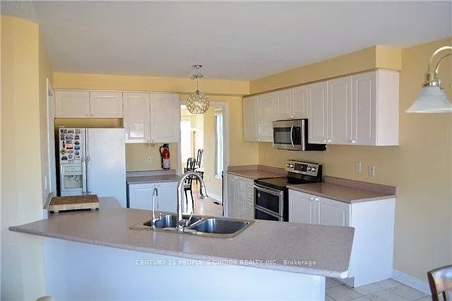 223 Van Scott Dr #UPPER — Photo 2