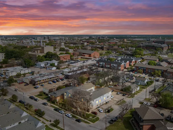 1824 S 8th St APT 110, Waco, TX 76706