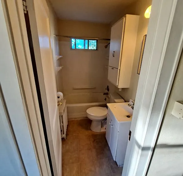 619 W 16th St #2 — Photo 10