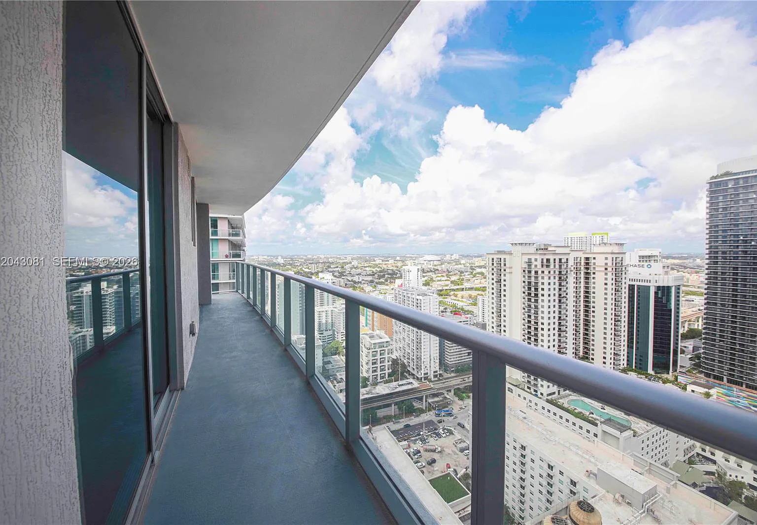 1100 Millecento Residence — Photo 2
