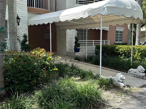 60 Park Dr, Bal Harbour, FL