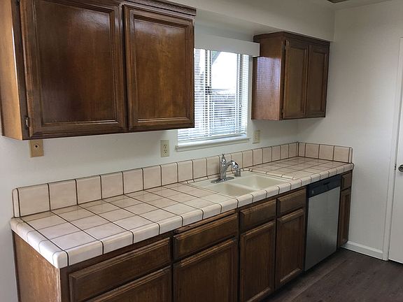 2nd image of 290 Sunset St