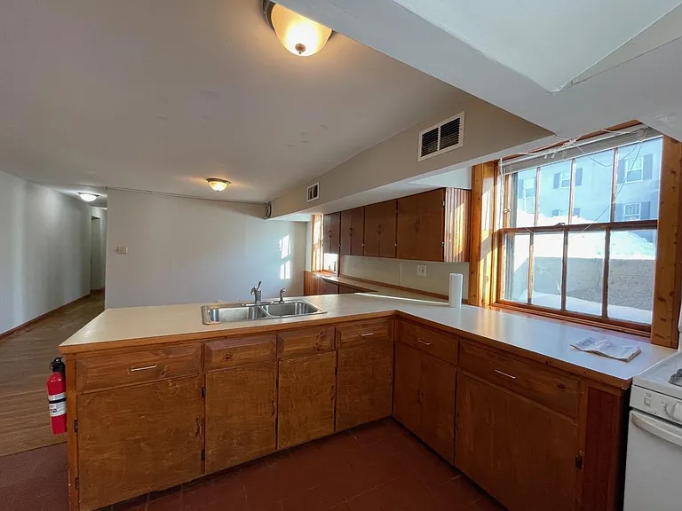 854 Linwood Ave #5 — Photo 4
