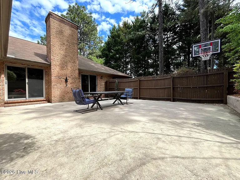 100 Bridle Path Cir — Photo 35