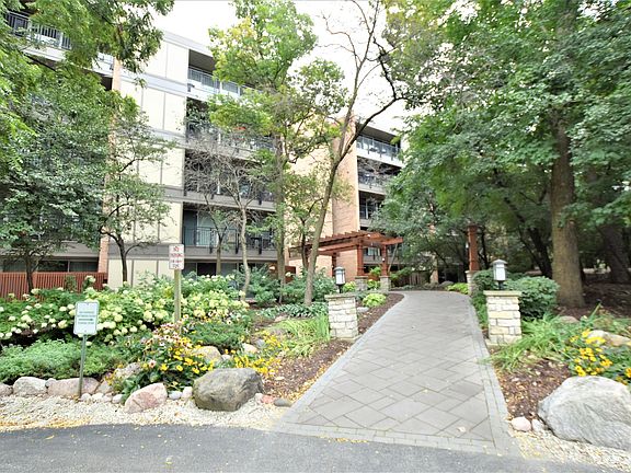 3rd image of 5900 Oakwood Dr APT 2M