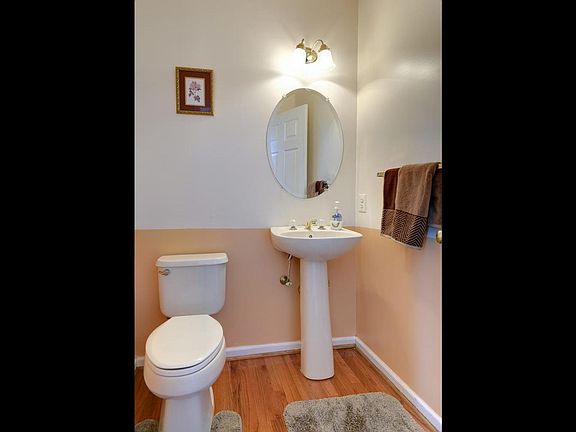 4th image of 529 Dublin Dr