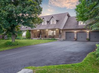32 Cairns Blvd, Springwater, ON L9X0N8