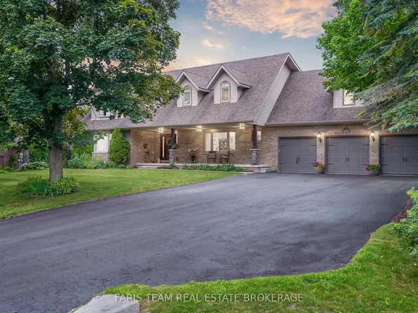 32 Cairns Blvd, Springwater, ON L9X 0N8