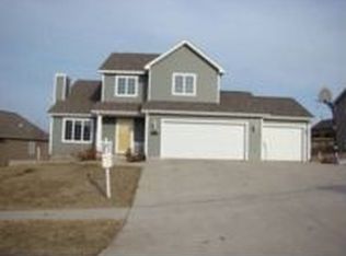 1608 W 4th St, Pella, IA 50219