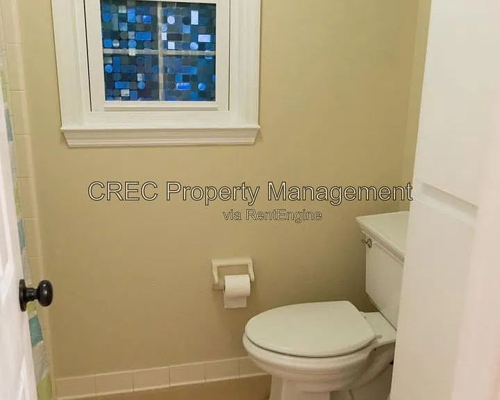 114 Queensbury Cir — Photo 32