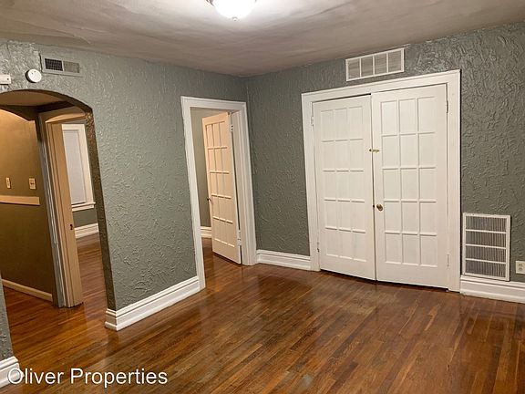 2nd image of 4223 Ellenwood Ave APT 202