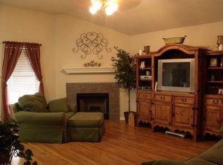 3007 Meadow Ln, Taylor, TX 76574
