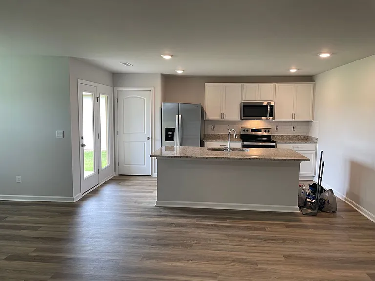 273 Ashland Dr SW — Photo 23