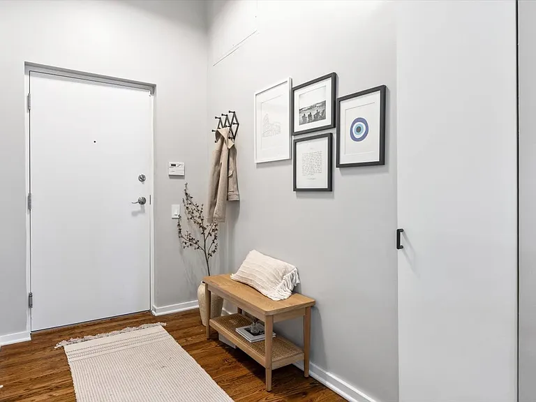 1955 N Leavitt St #2B — Photo 22