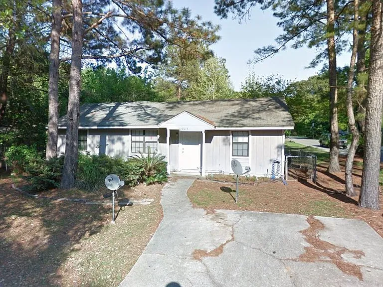 905 Tomahawk Ct — Photo 2
