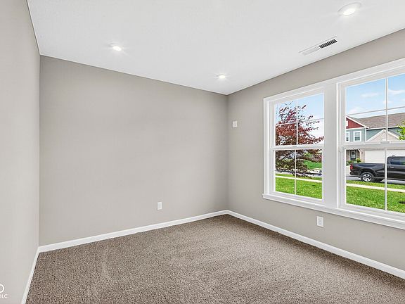 4th image of 5541 Woods Pointe Dr
