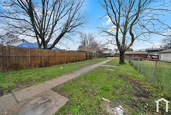 2910 W Main St — Photo 3