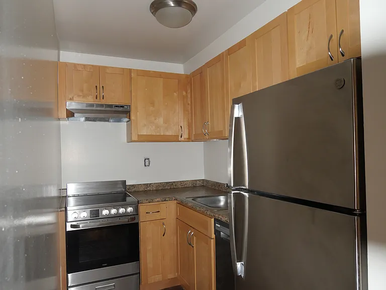 317 E 91st St #C1 — Photo 7