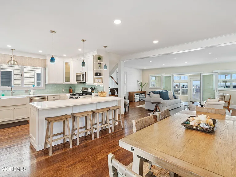 305 Ocean Ave — Photo 18