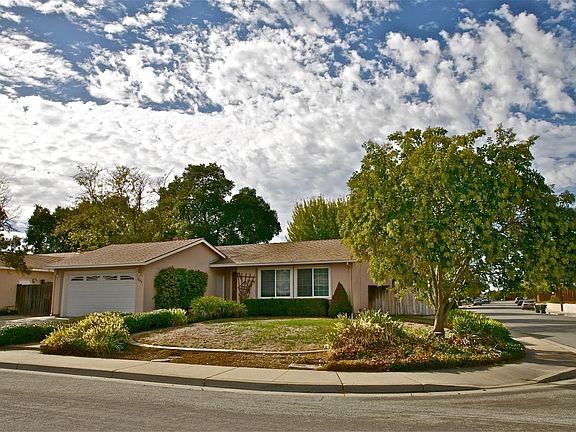 2nd image of 595 Bel Air Way