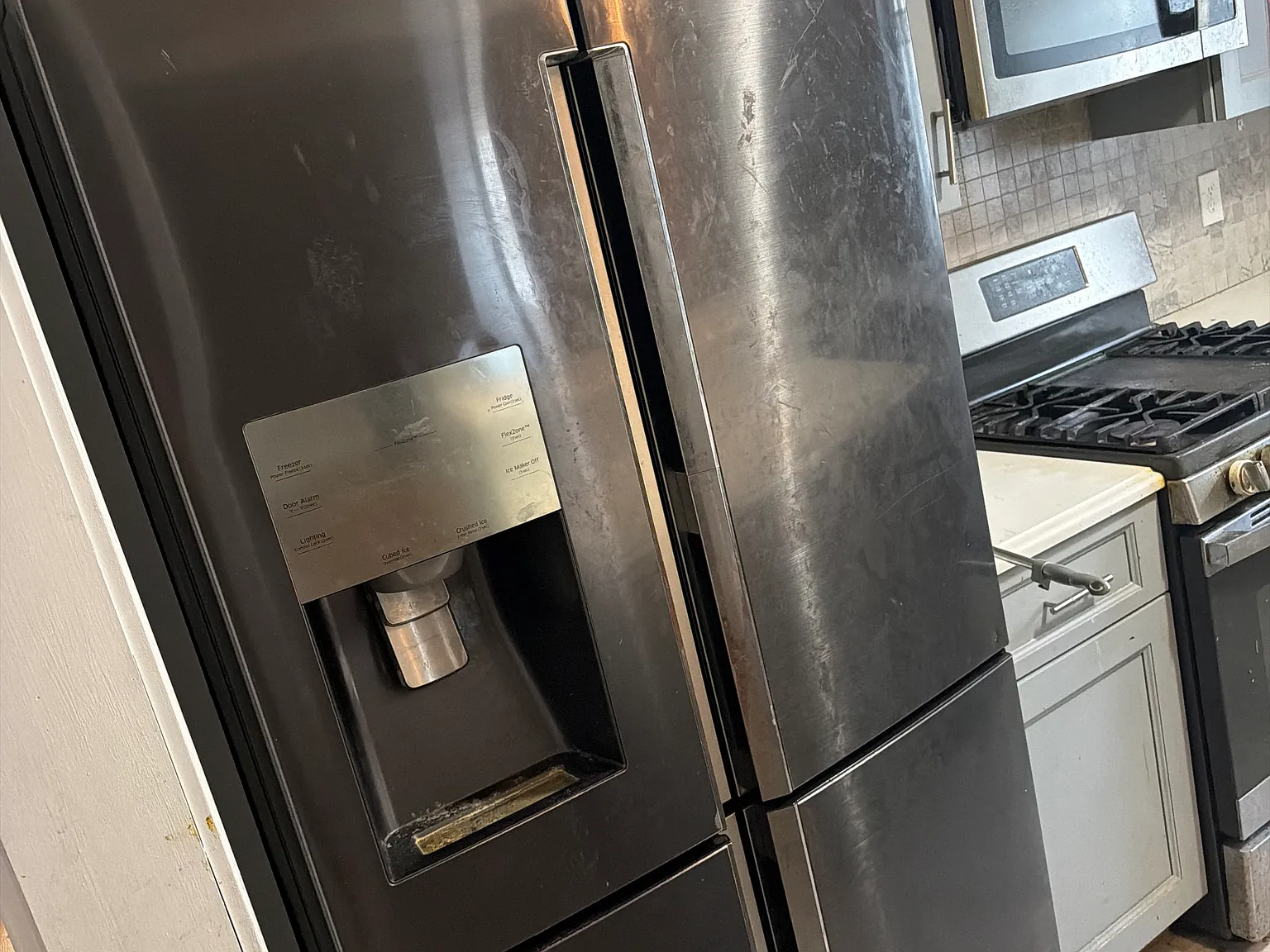 3 bed, 2500 sqft, $3,800 — Photo 3